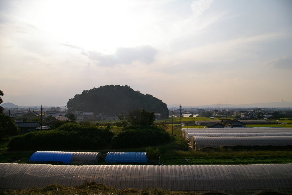 ホケノ山古墳から見た箸墓古墳