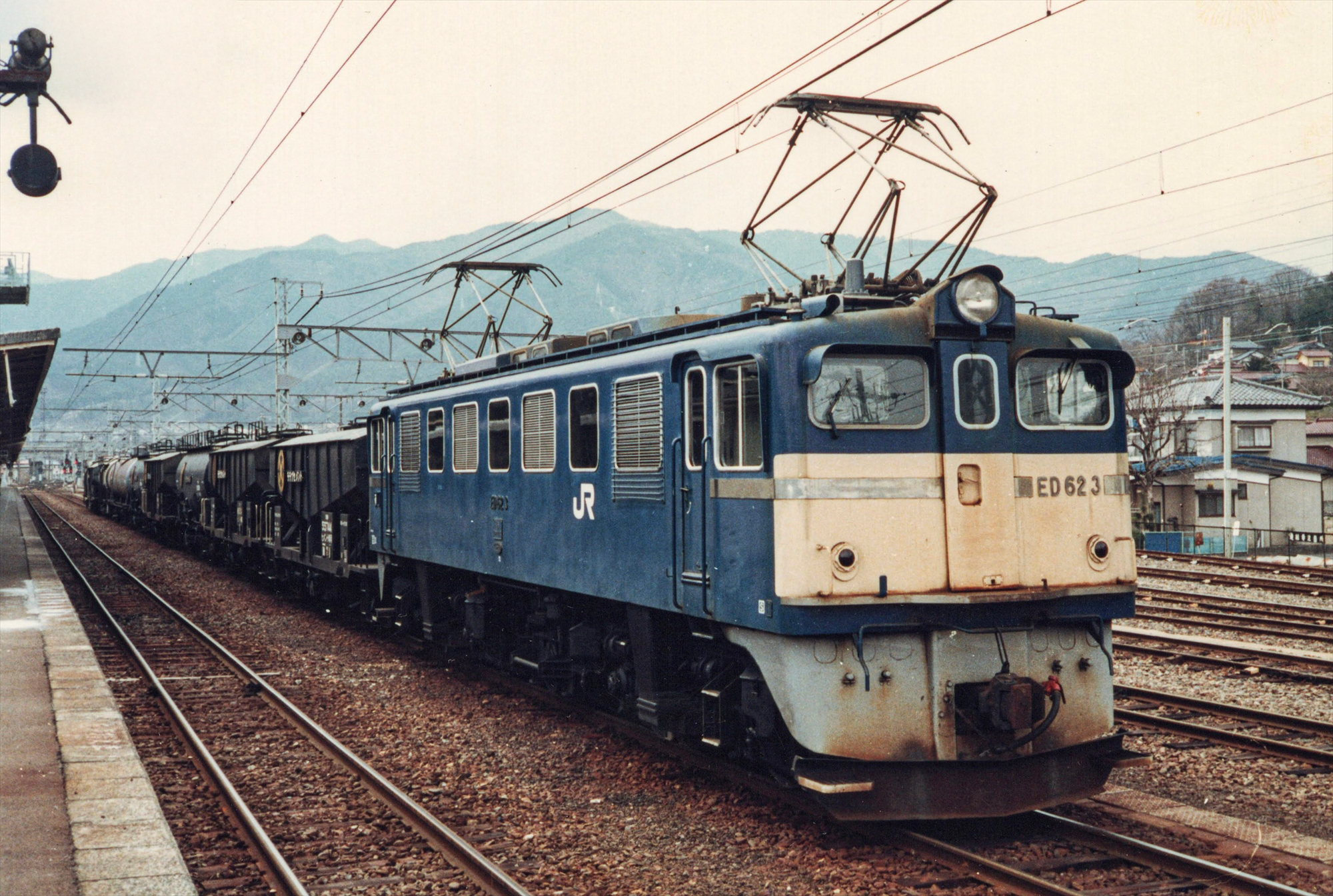 ED62形 電気機関車 走行写真