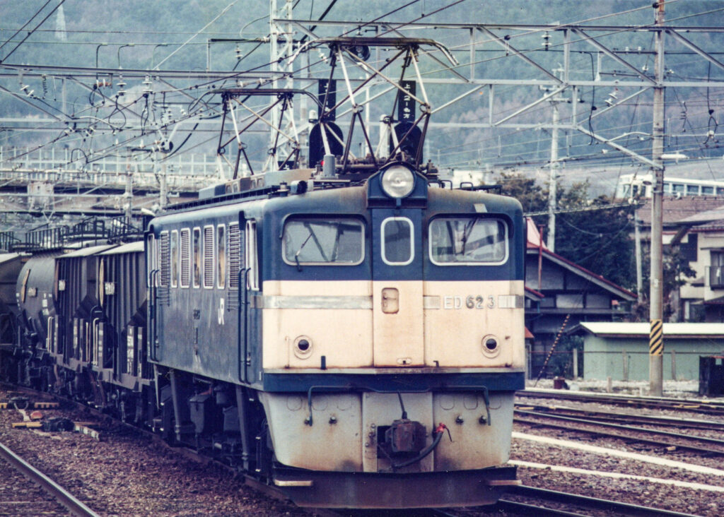 ED62形 電気機関車 走行写真