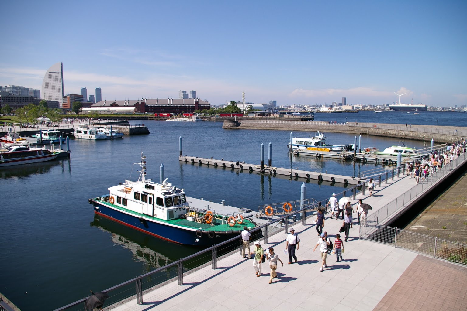 横浜港 象の鼻 光景写真