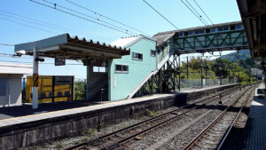 根府川駅 跨線橋 光景写真