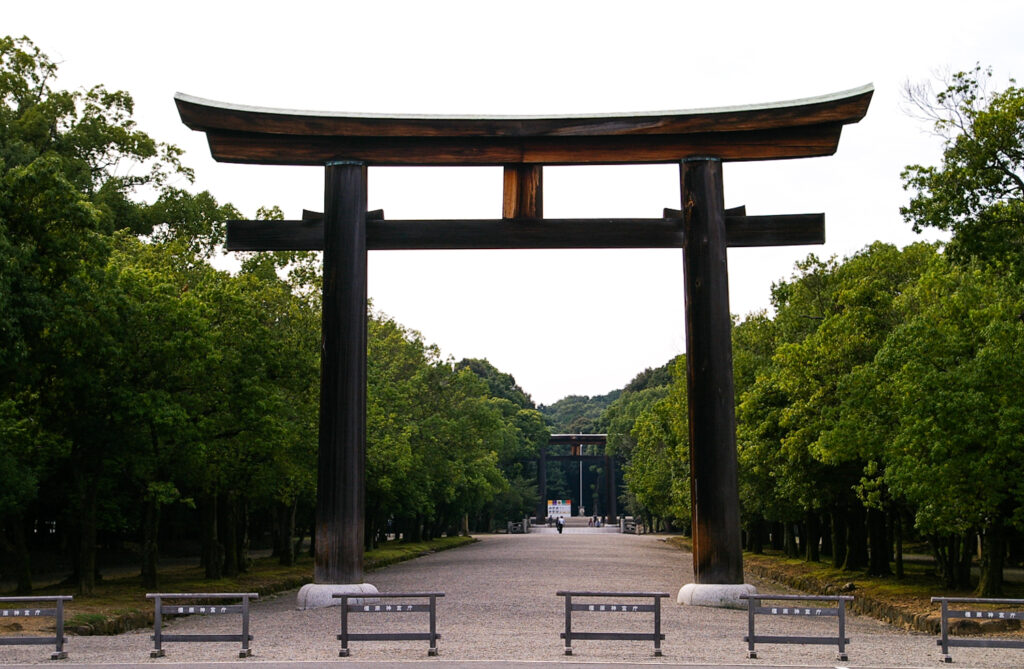 橿原神宮 鳥居 光景写真