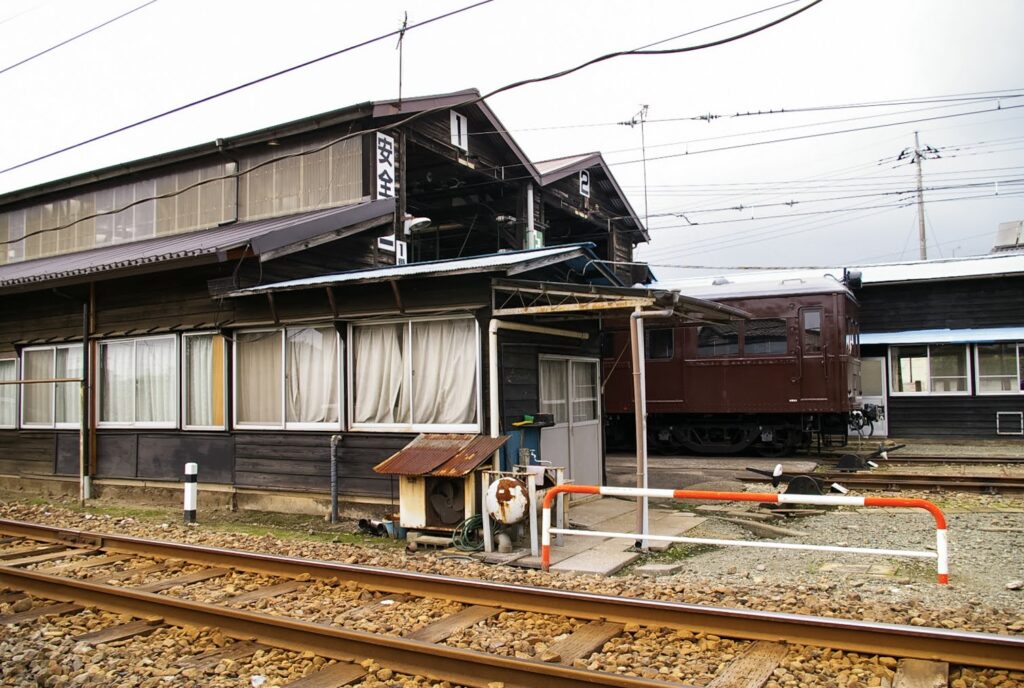 鉄道 車庫 留置線 01 - 写真
