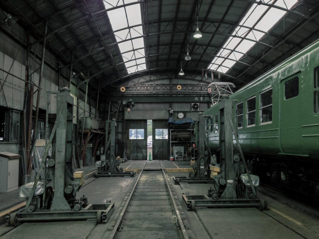 鉄道 車庫 留置線 01 - 写真